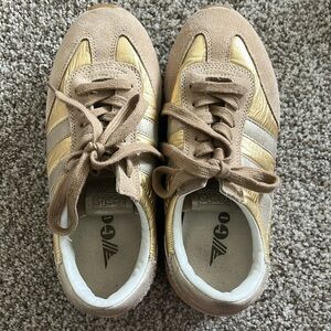 Gola sneakers